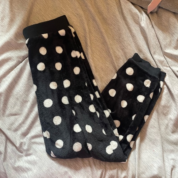 Secret Treasures Other - 💰fuzzy polkadot pajama pants